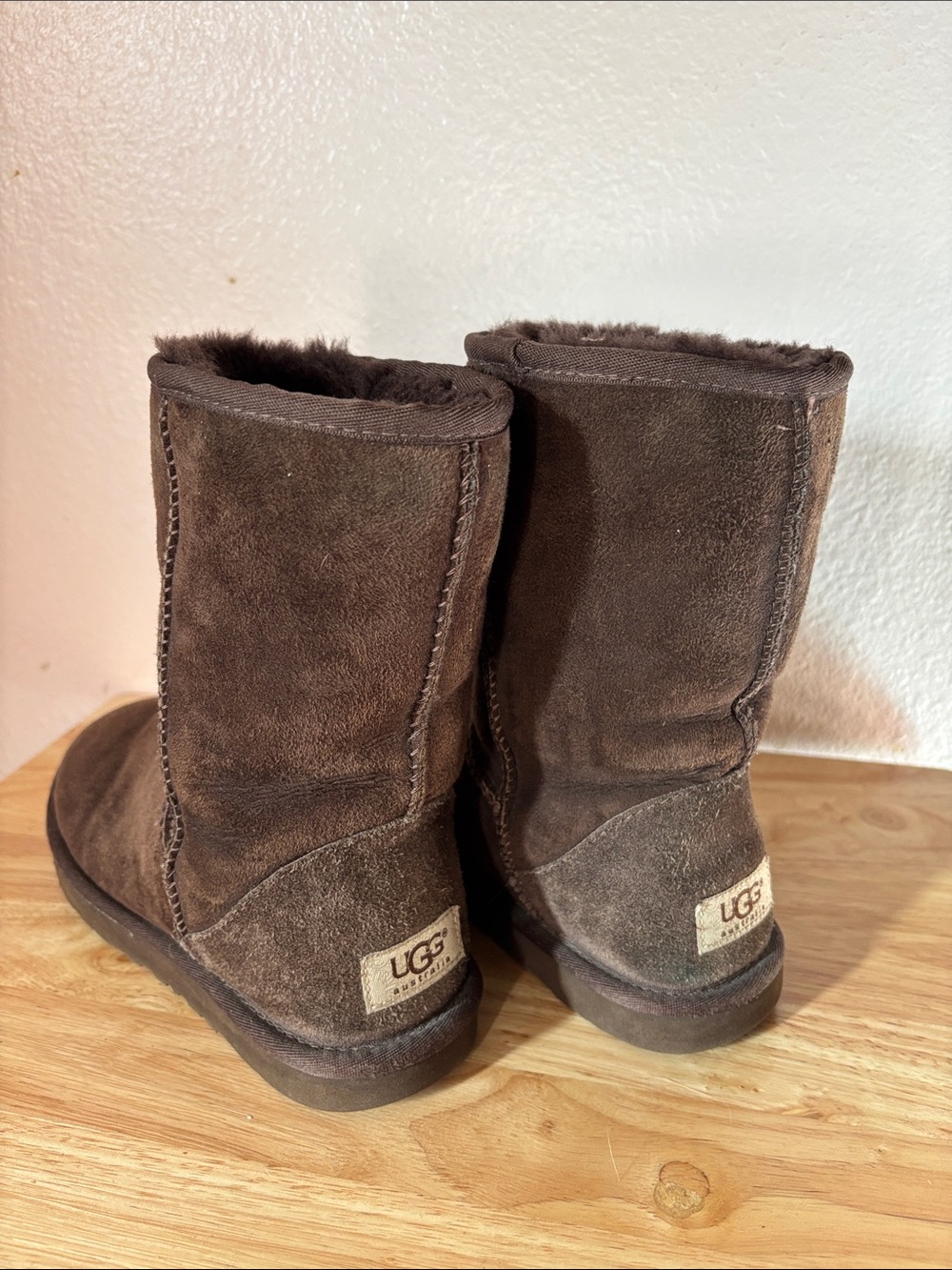 UGG Classic Short 5825 Chocolate Brown Suede Boot Women's Size 6